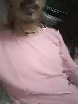 dreamtoungelick69 online show from June 18, 2026, 4:44 pm