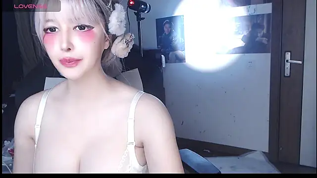 Snapshot of candy_cola chatting on November 3, 2025, 1:12 pm candy cola online show from November 3, 2025, 1:12 pm