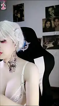 Snapshot of candy_cola chatting on January 8, 2026, 5:26 pm candy cola online show from January 8, 2026, 5:26 pm