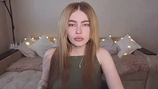 Snapshot of ViolettaLopez chatting on May 23, 2026, 12:53 pm ViolettaLopez online show from May 23, 2026, 12:53 pm
