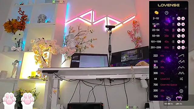 Elena-Marilyn online show from October 15, 2025, 4:40 pm