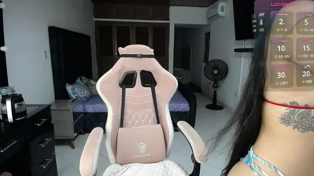 ashley morgan 18 online show from March 6, 2025, 2:09 am