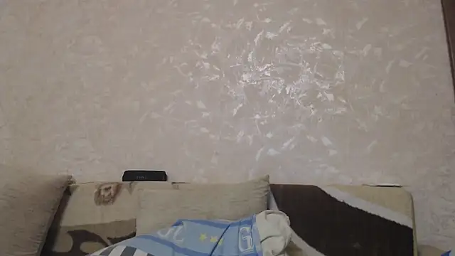 Amy August online show from September 25, 2025, 4:38 am