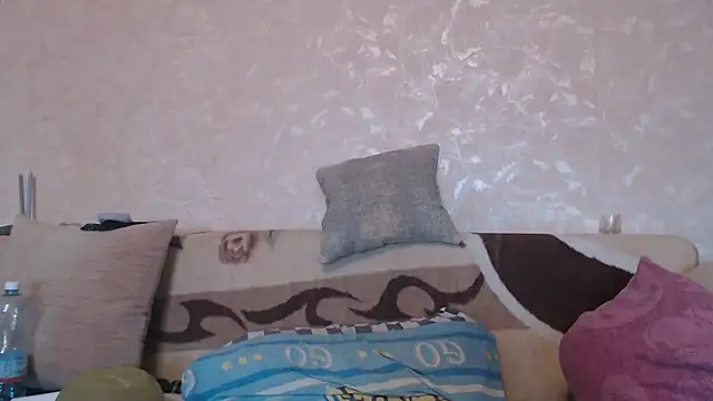 Amy August online show from October 7, 2025, 6:32 am