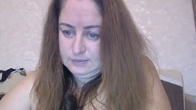 Amy August online show from October 25, 2025, 8:00 am