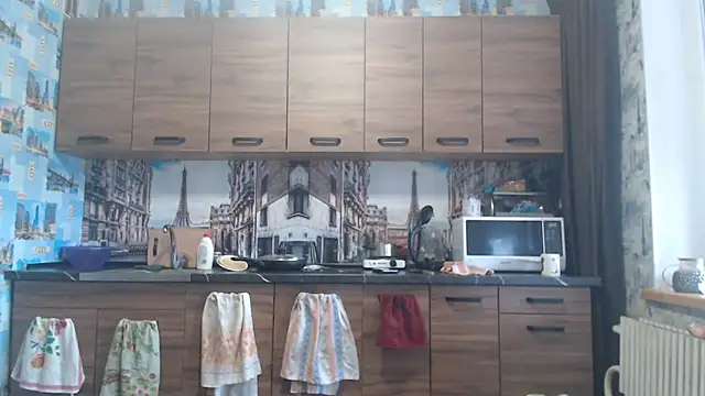 Amy August online show from March 4, 2026, 6:52 am