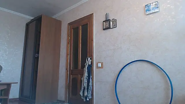 Amy August online show from July 20, 2026, 10:39 am