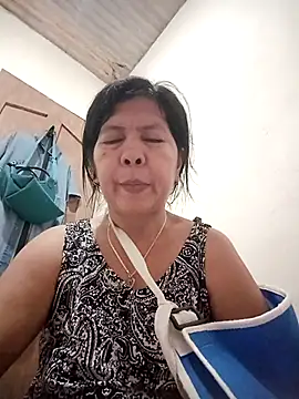 TropicalFlower online show from April 20, 2026, 11:02 am