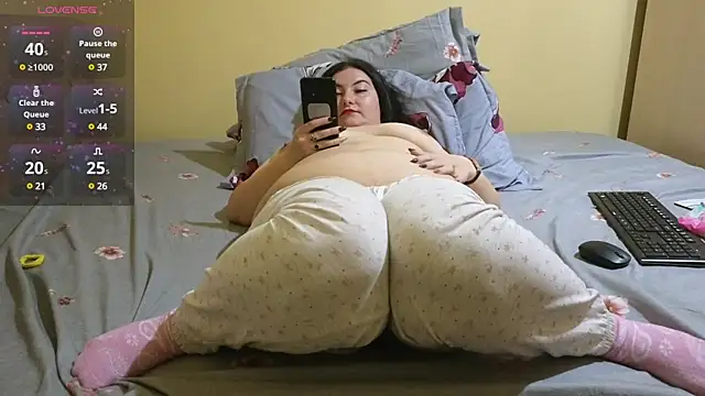 BBW MILF 4U online show from February 20, 2025, 1:40 pm