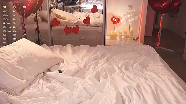 Ffoxyflame online show from February 14, 2025, 2:39 am