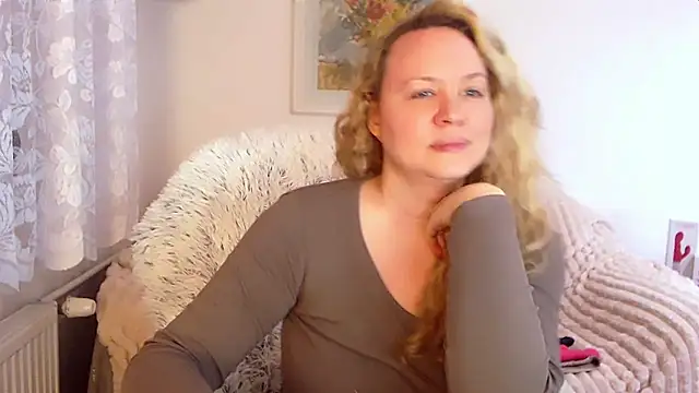 Sarah4you online show from January 27, 2025, 9:44 pm