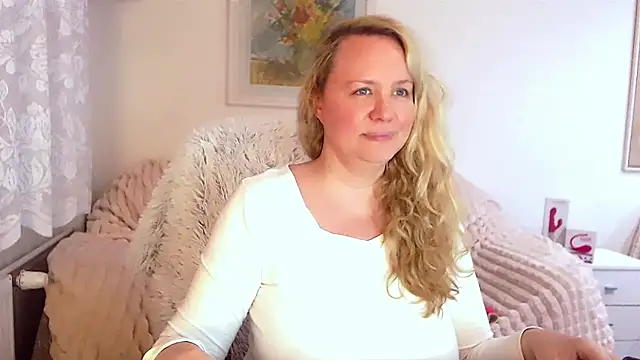 Sarah4you online show from February 2, 2025, 1:12 am