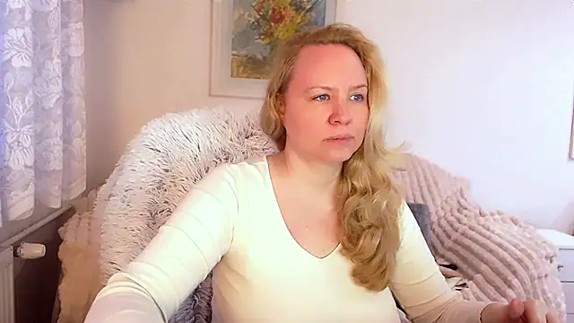 Sarah4you online show from March 1, 2025, 4:33 pm