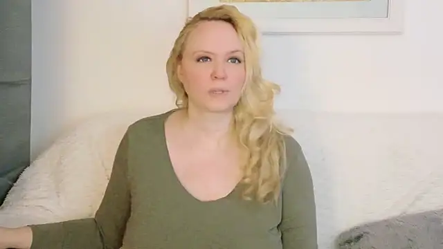 Sarah4you online show from February 9, 2026, 5:17 pm