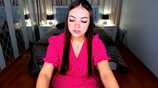 LucyJackson online show from April 13, 2026, 9:37 am