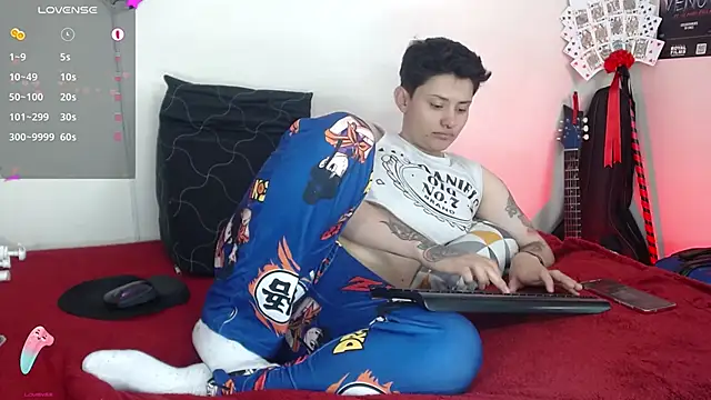 girl intense444 online show from February 11, 2025, 4:13 pm