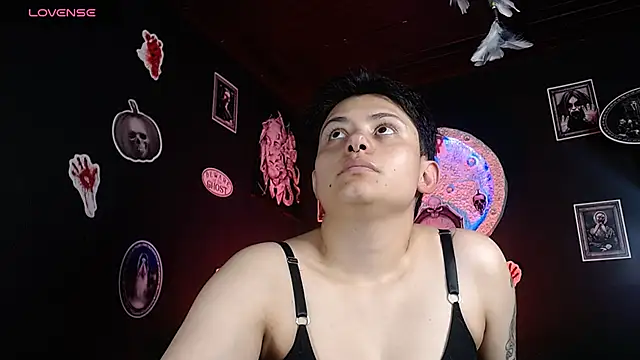 girl intense444 online show from October 27, 2025, 7:07 pm