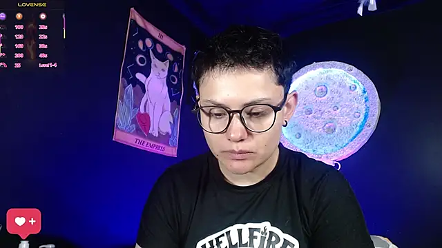 girl intense444 online show from February 12, 2026, 12:55 pm