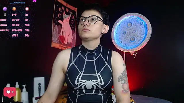 girl intense444 online show from June 5, 2026, 1:06 pm