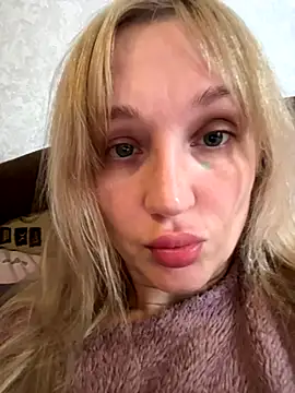 ModelEva online show from October 1, 2025, 8:53 am