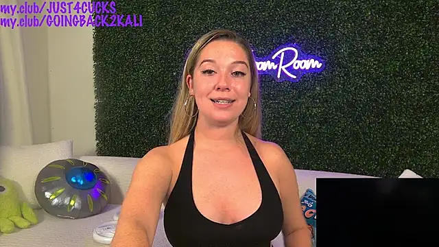 boomboomr00m online show from September 25, 2025, 2:26 am