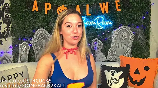 boomboomr00m online show from October 8, 2025, 2:42 am