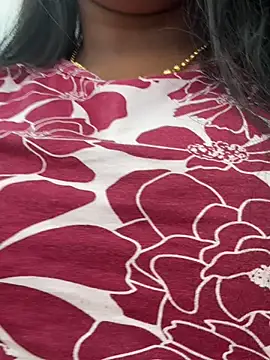 Snapshot of Dhiyapink chatting on January 12, 2025, 11:17 am Dhiyapink online show from January 12, 2025, 11:17 am