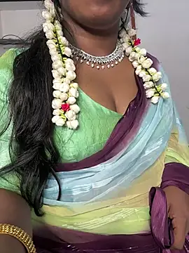 Snapshot of Dhiyapink chatting on January 15, 2025, 5:26 pm Dhiyapink online show from January 15, 2025, 5:26 pm