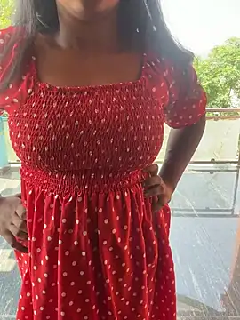 Snapshot of Dhiyapink chatting on March 7, 2025, 5:29 am Dhiyapink online show from March 7, 2025, 5:29 am