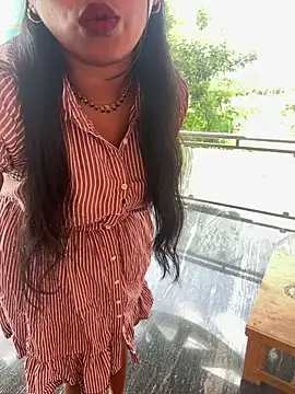 Snapshot of Dhiyapink chatting on March 23, 2025, 6:16 am Dhiyapink online show from March 23, 2025, 6:16 am