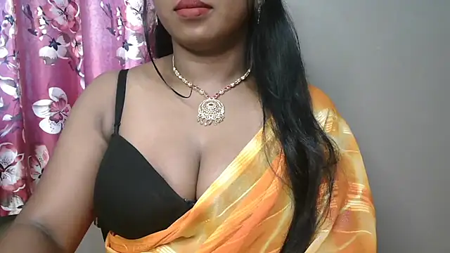 Snapshot of Dhiyapink chatting on September 12, 2025, 5:18 am Dhiyapink online show from September 12, 2025, 5:18 am