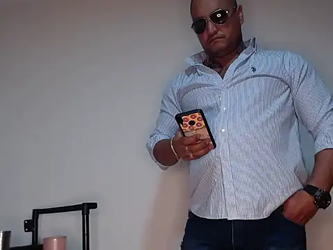 hardrock982 online show from October 6, 2025, 1:52 pm