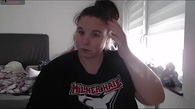 Snapshot of AureliaWinter chatting on November 2, 2025, 10:28 am AureliaWinter online show from November 2, 2025, 10:28 am