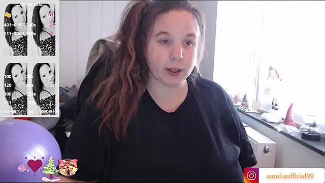 Snapshot of AureliaWinter chatting on December 22, 2025, 9:06 am AureliaWinter online show from December 22, 2025, 9:06 am