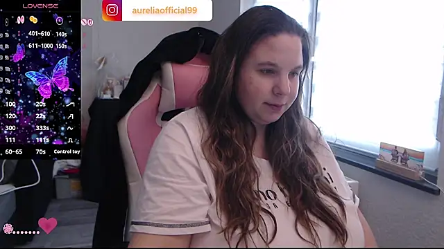 Snapshot of AureliaWinter chatting on January 19, 2026, 10:30 am AureliaWinter online show from January 19, 2026, 10:30 am