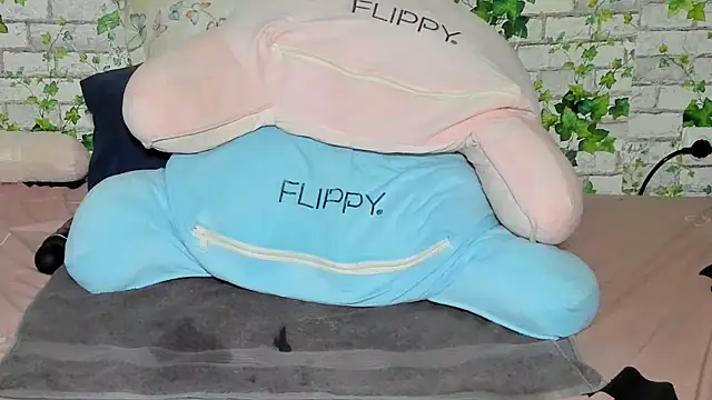  Horny milf  online show from September 13, 2025, 3:06 am