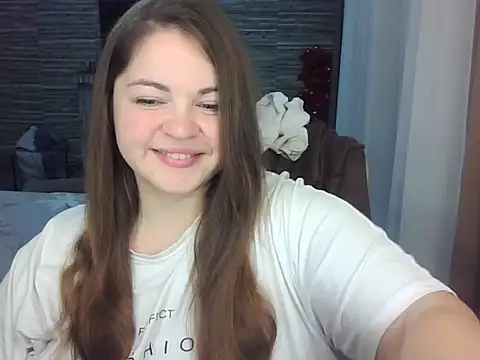 cute  cherry online show from October 24, 2025, 7:21 pm