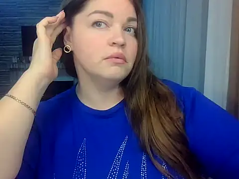 cute  cherry online show from February 12, 2026, 9:43 pm