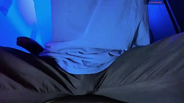 Alex smith00 online show from December 14, 2024, 1:06 am