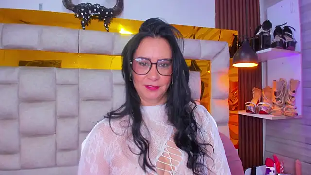 bigass monic online show from June 26, 2026, 2:49 am