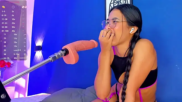 alysson 18 online show from March 1, 2025, 4:11 pm