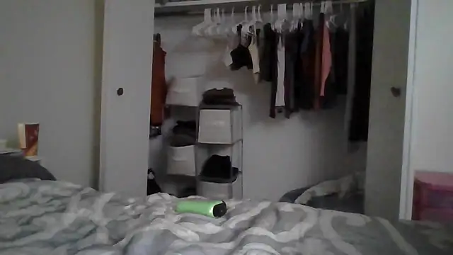 persephone332 online show from October 2, 2025, 4:08 am