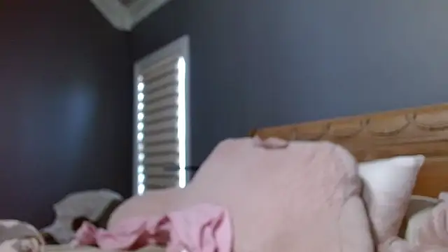 Lisaisluscious online show from March 20, 2025, 8:29 pm