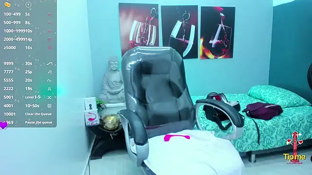 pearl weet online show from March 6, 2025, 5:43 pm