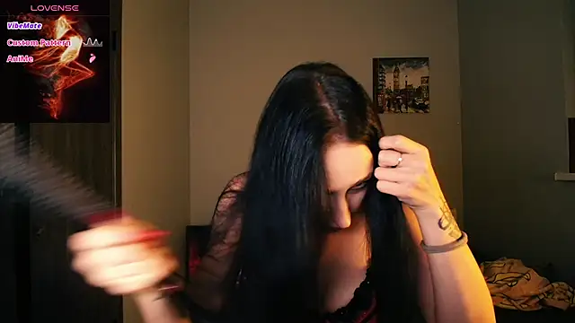 AliceTurnOn online show from November 2, 2025, 10:45 pm