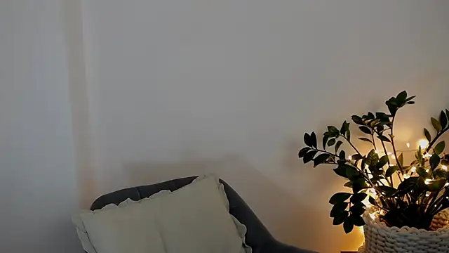 Snapshot of Xentthia chatting on March 2, 2026, 3:08 pm Xentthia online show from March 2, 2026, 3:08 pm