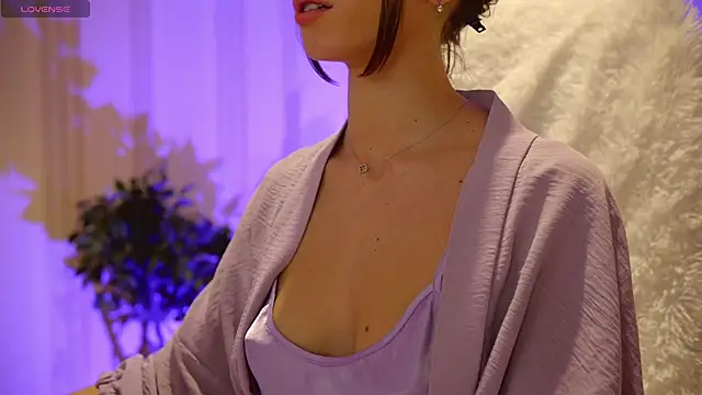 Danielle Thomas online show from February 26, 2025, 12:03 pm