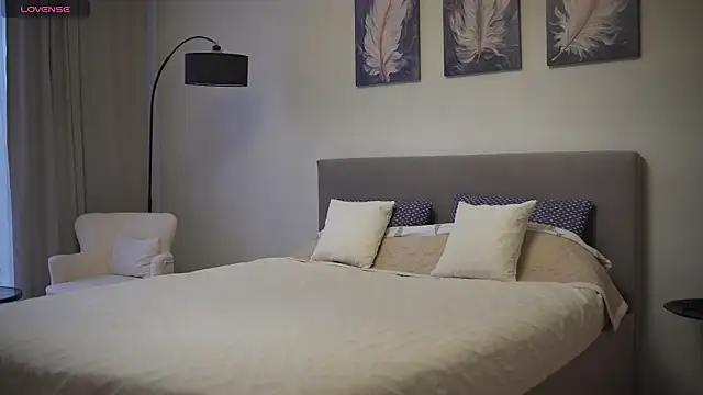 Danielle Thomas online show from September 18, 2025, 9:44 am