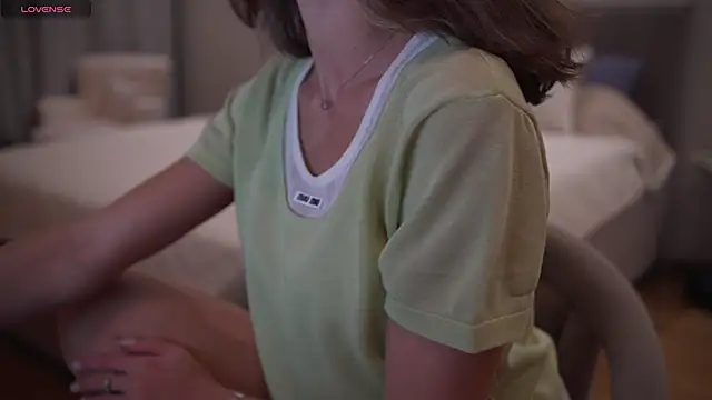 Danielle Thomas online show from September 22, 2025, 6:32 pm