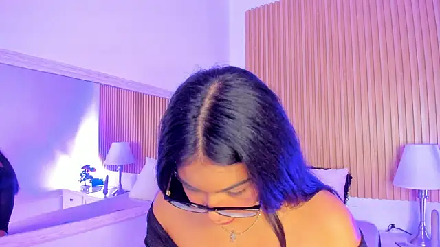 GenesisRuiz online show from March 6, 2025, 1:46 pm